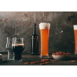 Schott Zwiesel Weizenbierglas groß 4er-Set Beer Basic mit Moussierpunkt klar